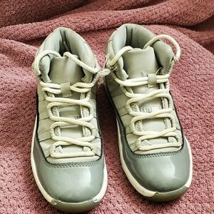 Kids Cool Grey Nike Air Jordan Sneakers